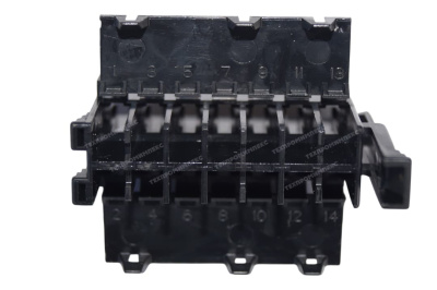 Разъем гнездовой 0-0929504-1 (корпус)