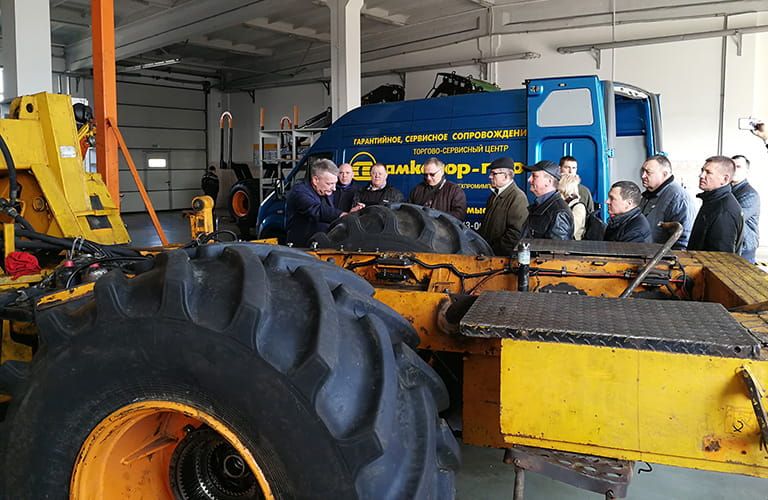 Участники встречи ТСЦ Амкодор-Гродно и лесозаготовители из Республики Литва width=